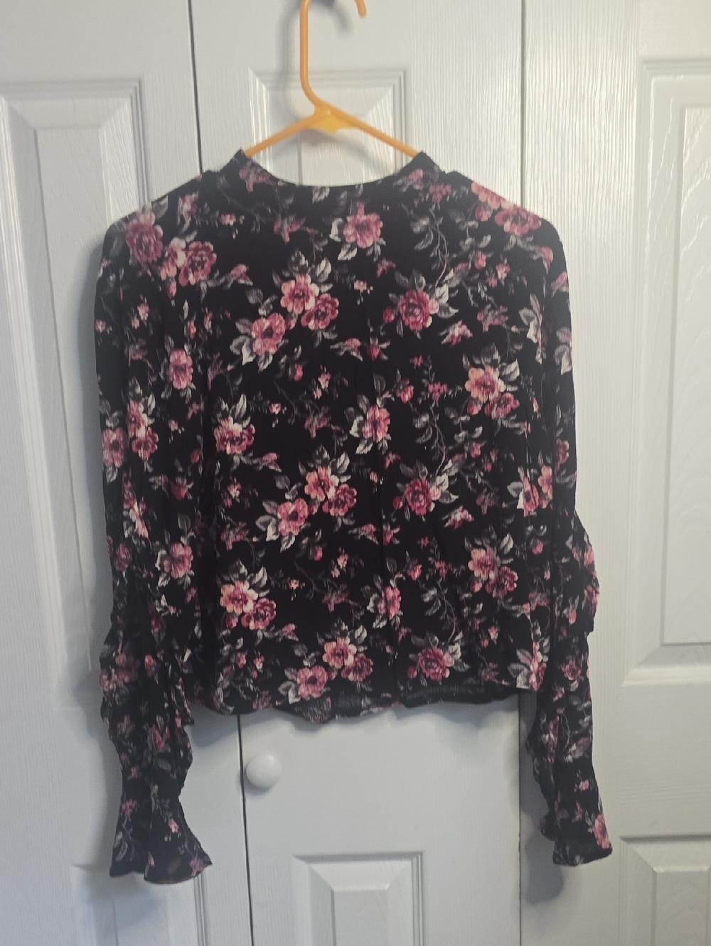 Women's Black Floral Ruffle-Sleeve Blouse - Pink Floral Print
